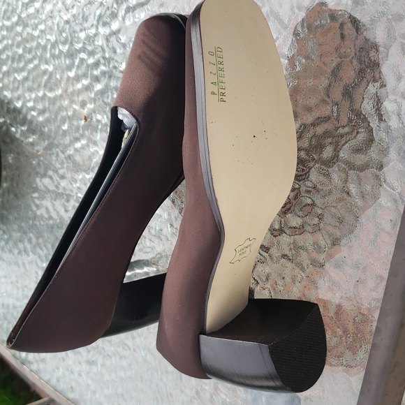 PAZZO microfiber chocolate shoes...size 8....NEW - Picture 6 of 7